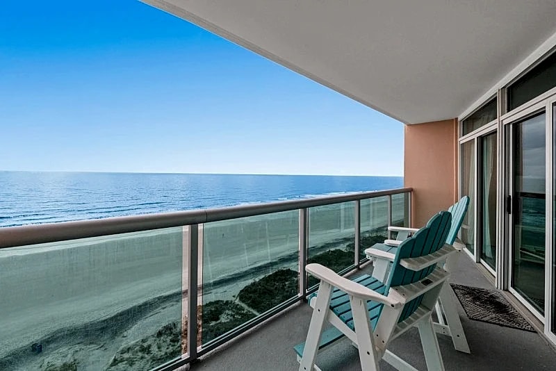 LAGUNA KEYES 1010 - OCEANFRONT - CHERRY GROVE SECTION in North Myrtle Beach, South Carolina, United States — photo 3