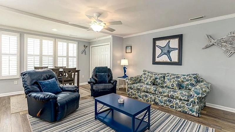 FLIP FLOP INN - 3RD ROW - CHERRY GROVE SECTION in North Myrtle Beach, South Carolina, United States — photo 3