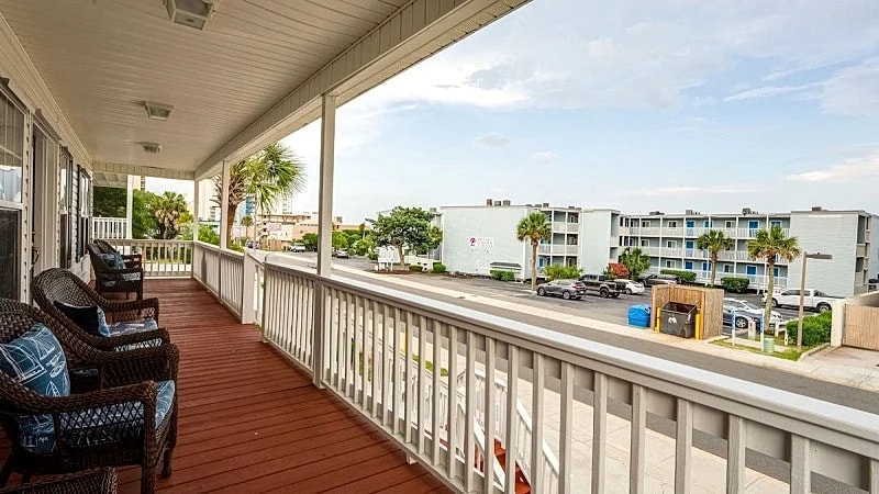 OCEAN'S EDGE - 2ND ROW - CRESCENT BEACH SECTION in North Myrtle Beach, South Carolina, United States — photo 3