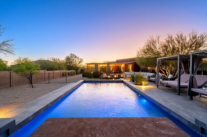 Custom Desert Modern 5 bedroom including Casita! Pickleball, Hot-Tub, Put-Put