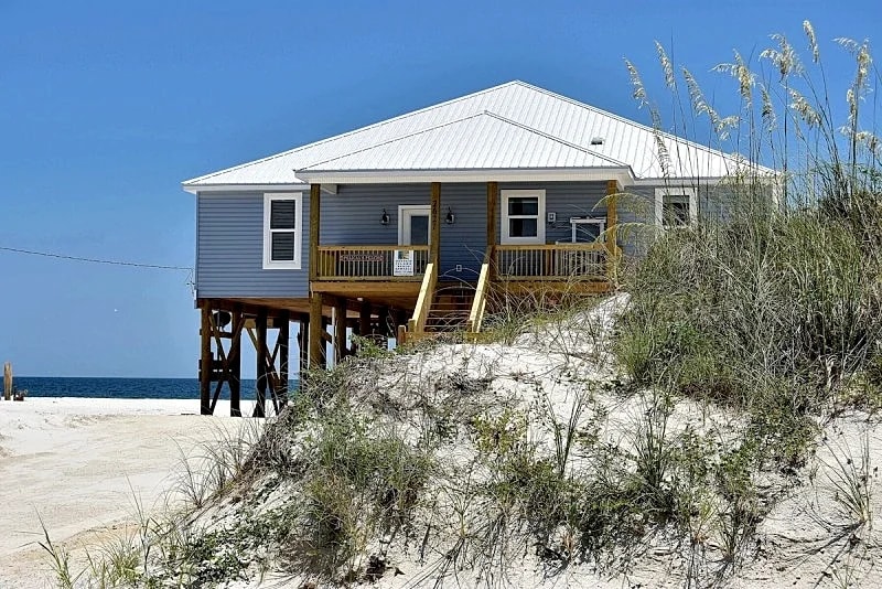 Pelican’s Perch - Beautiful 4/4, Gulf Front Custom Beach House on a through lot in Dauphin Island, Alabama, United States — photo 2