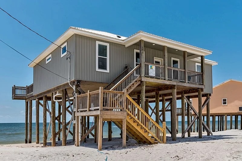 Beautiful Gulf Front home at the waves - Southern Breeze in Dauphin Island, Alabama, United States — photo 3