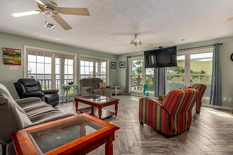 Bama Breeze - Private Gated Gulf Front Community! Gulf Views! in Dauphin Island, Alabama, United States — photo 3