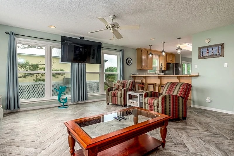 Bama Breeze - Private Gated Gulf Front Community! Gulf Views! in Dauphin Island, Alabama, United States — photo 5