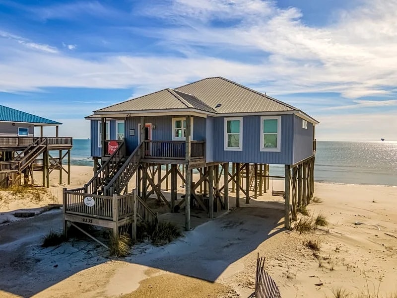 Oceanfront, through lot, private beach - Grace Wins in Dauphin Island, Alabama, United States — photo 2