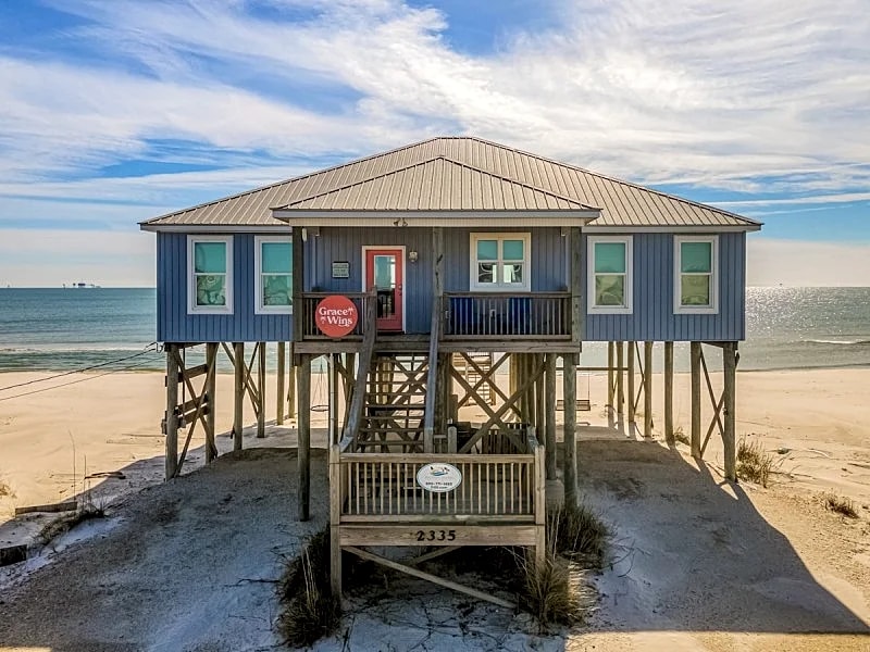 Oceanfront, through lot, private beach - Grace Wins