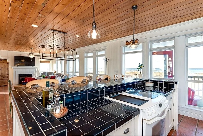Timeless, authentic and endearing! A bayside beauty with space for everything! - in Dauphin Island, Alabama, United States — photo 5