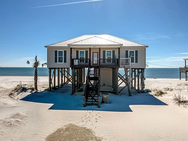 Private gulf front pool, pet-friendly, on beach! - Sonny Side in Dauphin Island, Alabama, United States — photo 5