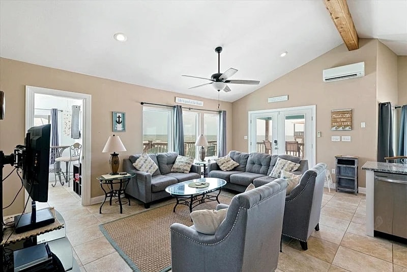 Gulf of Mexico Beach Cottage - Direct Gulf views from nearly every room! in Dauphin Island, Alabama, United States — photo 5