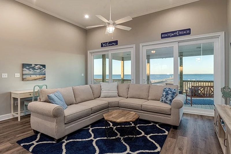 Sandy Cheeks - Private Bay Beach with Gulf Access! Waterside deck! in Dauphin Island, Alabama, United States — photo 2