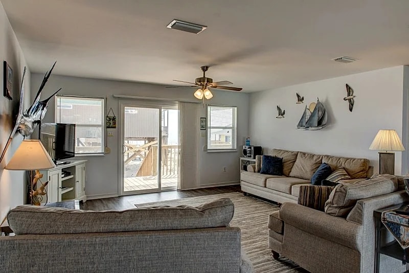 Sandbar - Gulf View Beach House with Crows Nest, Right on the Beach in Dauphin Island, Alabama, United States — photo 5