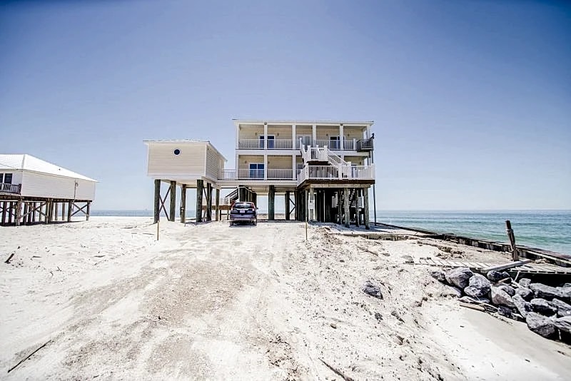Shamrock Shores Bottom Floor - Beautiful gulf front 4/2.5 far west end. in Dauphin Island, Alabama, United States — photo 3