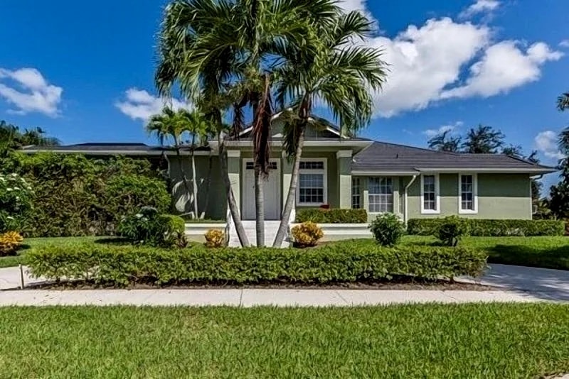 Lovely 5 BDR 3 BTH home close to Tiger tail Beach