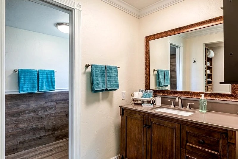 2/2 Home located in a quiet neighborhood with pool in Marco Island, Florida, United States — photo 5