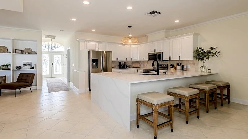 3/2 Waterfront Pool/Spa Home in Marco Island, Florida, United States — photo 5