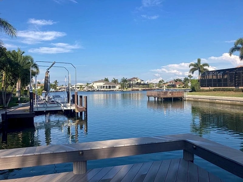 Gorgeous new coastal home on water with pool in Marco Island, Florida, United States — photo 4