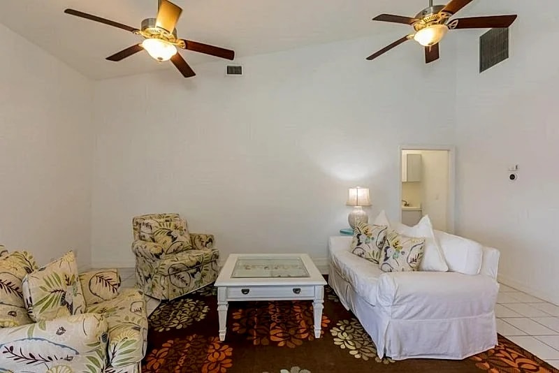 3 Bdr 2 Bth Gorgeous Home With Sw Exposure in Marco Island, Florida, United States — photo 3