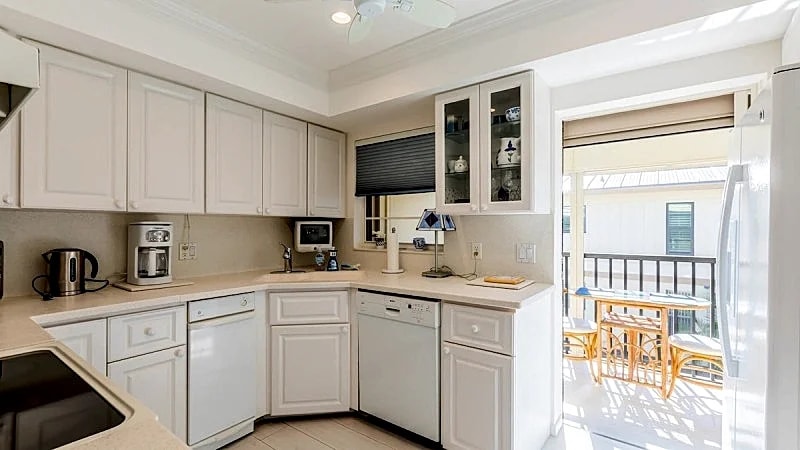 Lovely 2/2 condo on the south end of the island in Marco Island, Florida, United States — photo 3