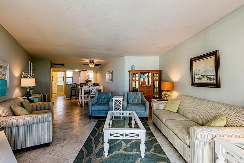 Lovely 2 bedroom 2 bath condo on the second floor in Marco Island, Florida, United States — photo 2