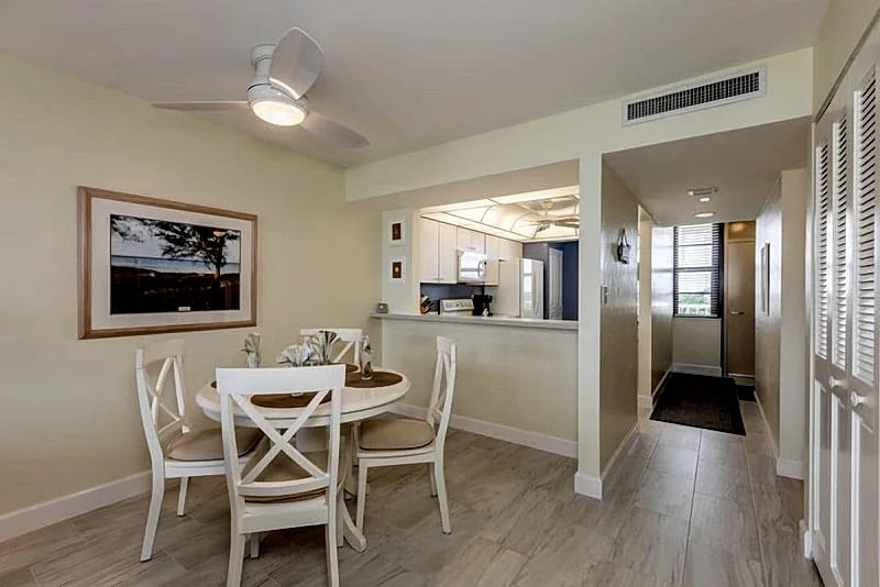 2 bedroom, 2 bath condo Beachfront Condo in Marco Island, Florida, United States — photo 5