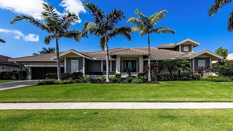 Spectacular 4 bedroom home in the Tigertail area close to beach access. in Marco Island, Florida, United States — photo 1