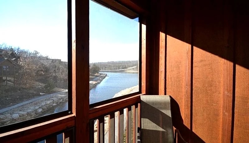 L119A Family Funtimes 1-Br Loft Lakefront Cabin in Branson West, Missouri, United States — photo 2