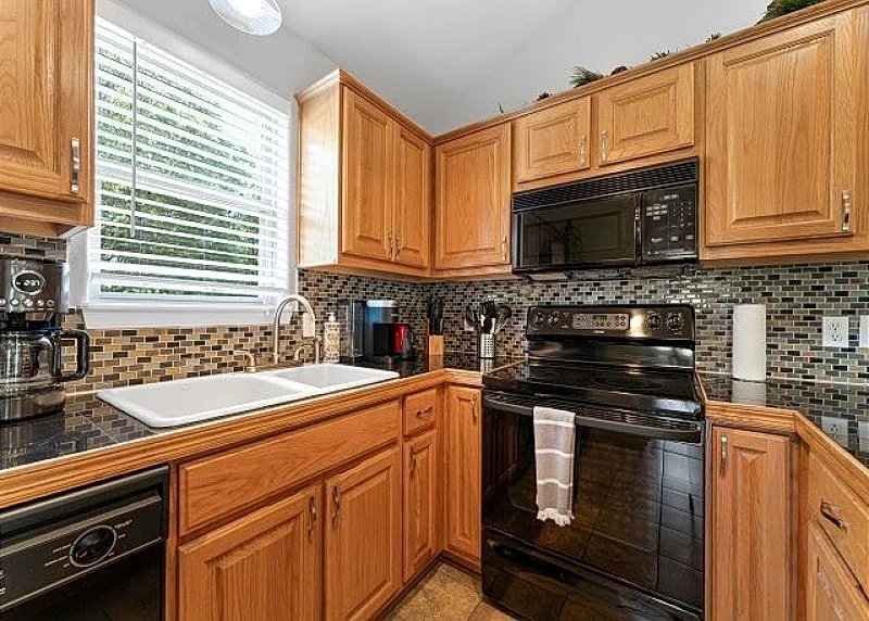 Pet Friendly 2 Bedroom, 2.5 Bath condo near SDC in Stonebridge Resort! in Reeds Spring, Missouri, United States — photo 3