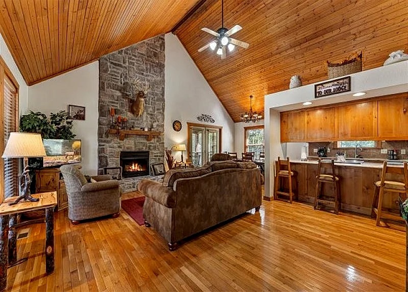 A tranquil escape to a 2 bedroom, 2 bath lodge located at Stonebridge Resort! in Branson West, Missouri, United States — photo 4