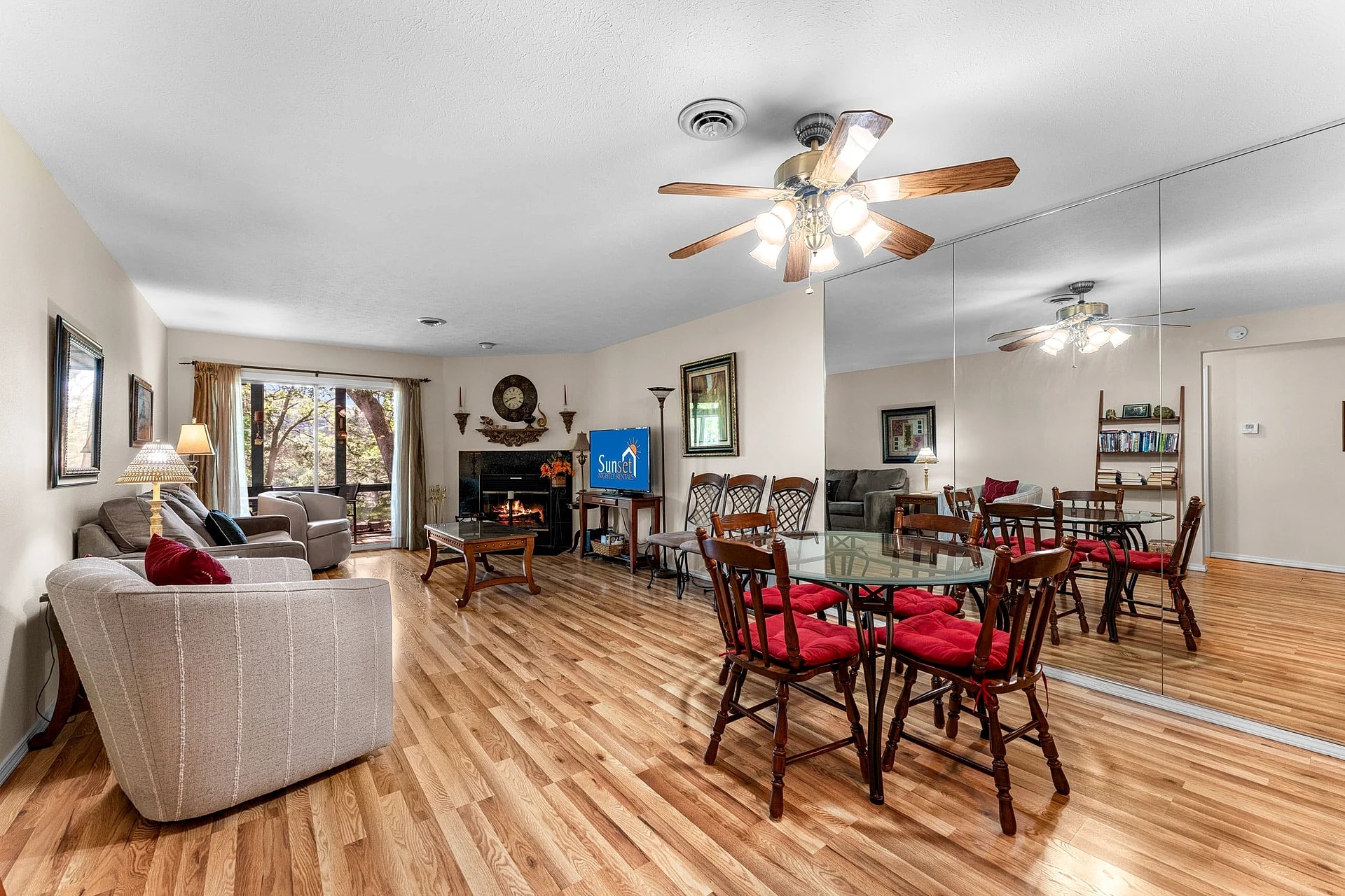 Bluffs Oasis - Pet-Friendly Condo & Outdoor Retreat