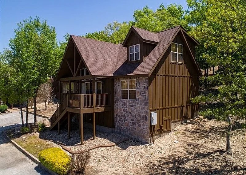 L083, 4Br, 4Ba Fox Hollow Cabin, Quiet, Clean and Peaceful Location in Branson West, Missouri, United States — photo 2