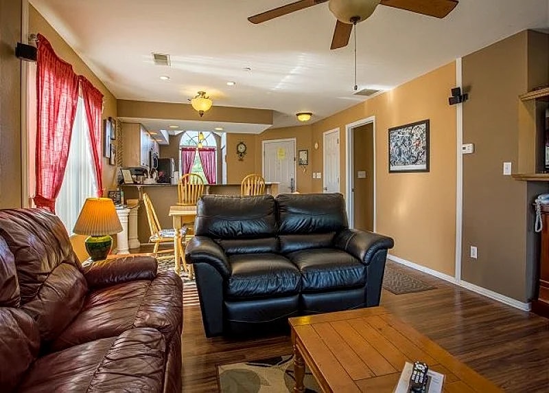 Fort Taneycomo - Updated 2 bed/2 bath condo located at Fall Creek Resort! in Branson, Missouri, United States — photo 4