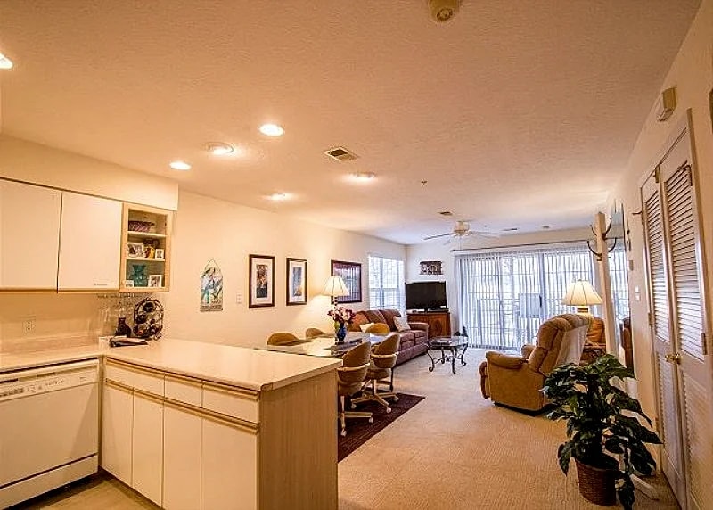 Cozy Relaxing Holiday! Two Bedroom, 2 Bath Golf View Condo in Holiday Hills! in Branson, Missouri, United States — photo 2