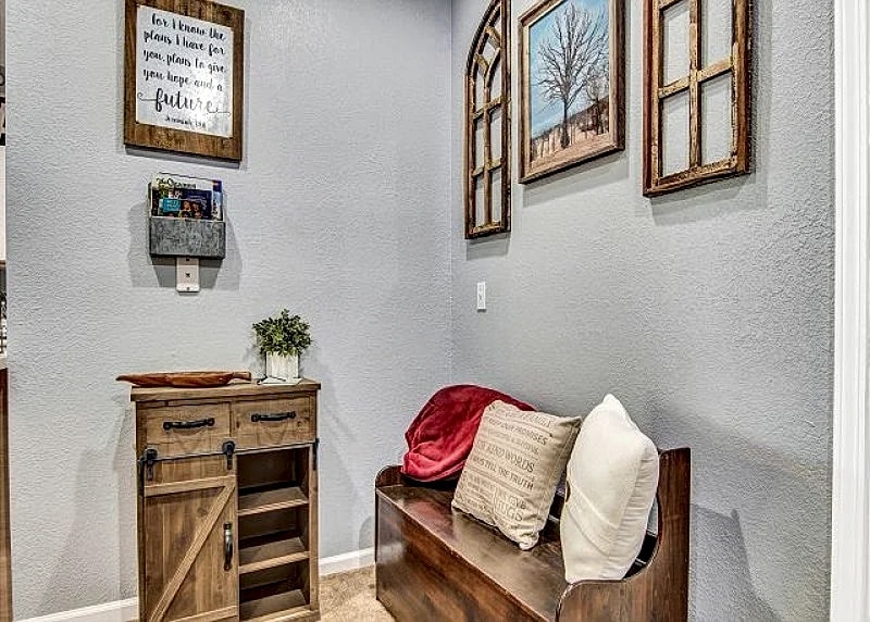 Preferable Location Near Downtown Branson! Tons of Amenities! Come Hideaway! in Branson, Missouri, United States — photo 3
