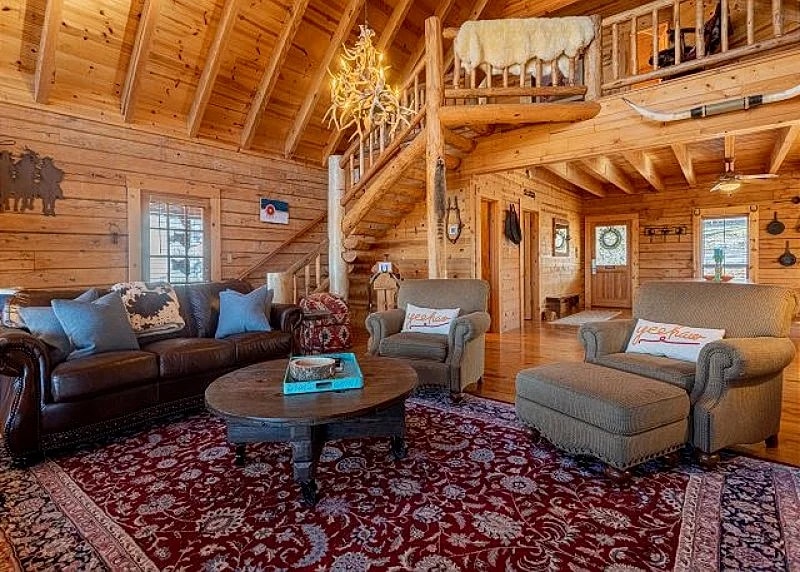 Escape To This Rustic Log Cabin, For The Perfect Ozark Mountain Getaway! in Branson, Missouri, United States — photo 2