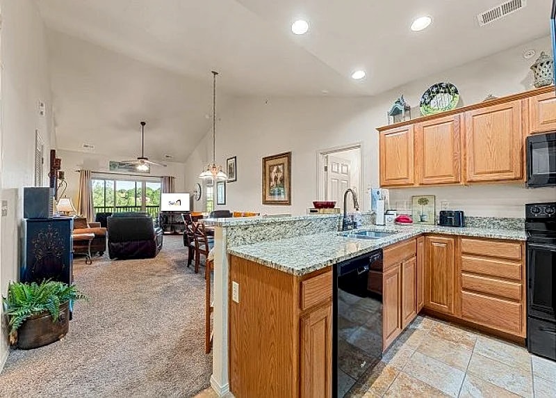 Comfort and Plenty of Space! This 3BD Unit will Feel Like Home Away from Home in Branson West, Missouri, United States — photo 3