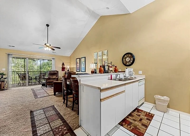 Cozy Condo In the Heart of Branson! This Unit is Perfect for a Relaxing Vacay in Branson, Missouri, United States — photo 3