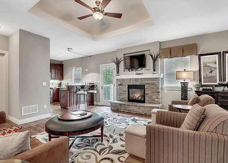 Dreamy Villa Located Close to the Branson RecPlex!! Come and Stay and Play!! in Branson, Missouri, United States — photo 3