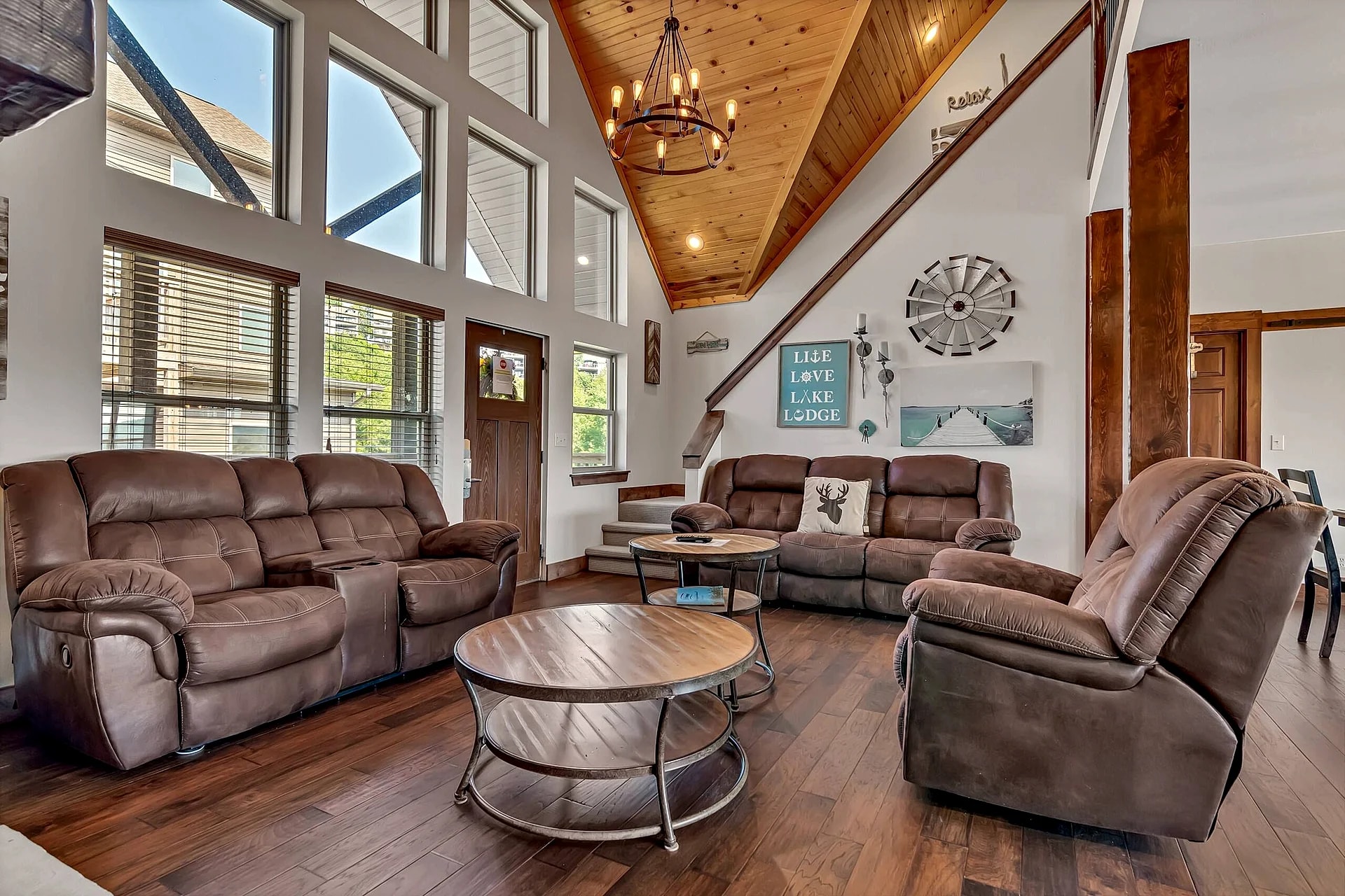 Rockwood Lake Lodge - 7BR Lakefront with Boat Slip