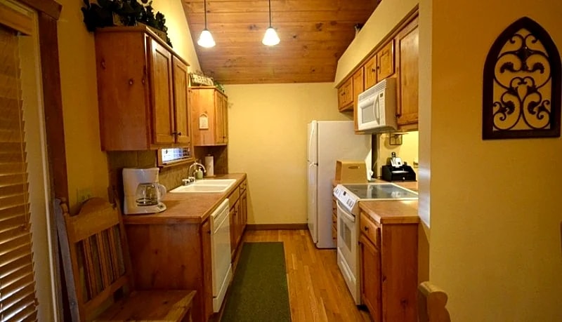 2-Bedroom Luxury Cabin #48, Overlooking Roark Valley in Branson West, Missouri, United States — photo 4