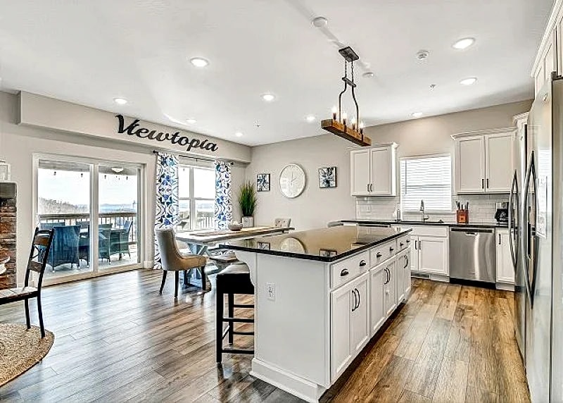 Amazing Views! Come Relax by the Lake at this Stunning 10 bedroom Chateau!