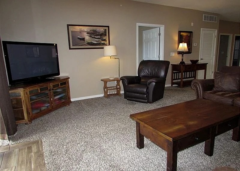 3 BR, 2 Bath Condo on the Shores of Table Rock Lake with Dock Access in Hollister, Missouri, United States — photo 5