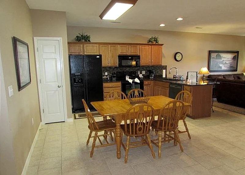 3 BR, 2 Bath Condo on the Shores of Table Rock Lake with Dock Access in Hollister, Missouri, United States — photo 1