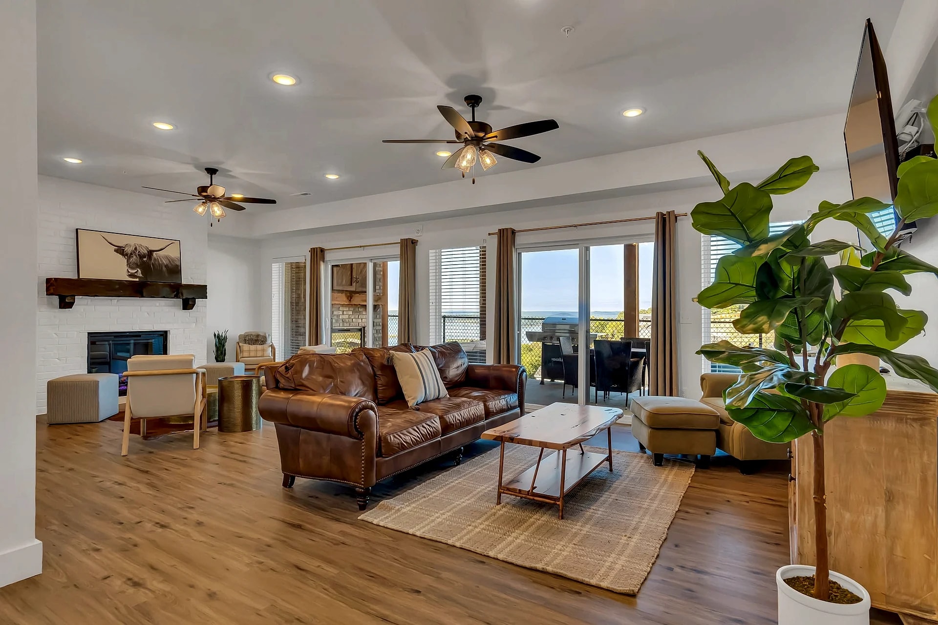 Chateau Royale - Feel Like Royalty with Lake Views