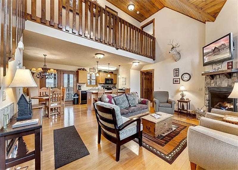 Make Vacation Dreams Come True in this Lodge! Roomy and Convenient Location! in Branson West, Missouri, United States — photo 3