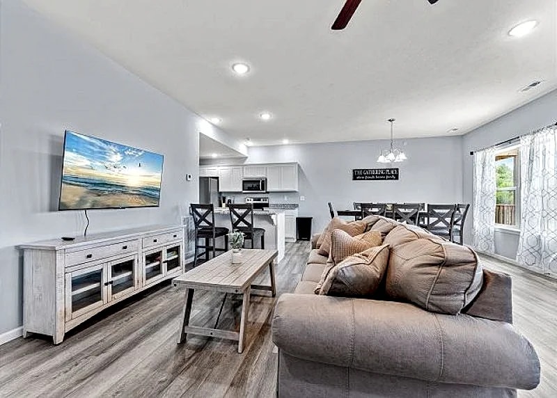 Walk In Level, Family Friendly, Relaxing New Condo in Stonebridge Resort in Branson West, Missouri, United States — photo 4