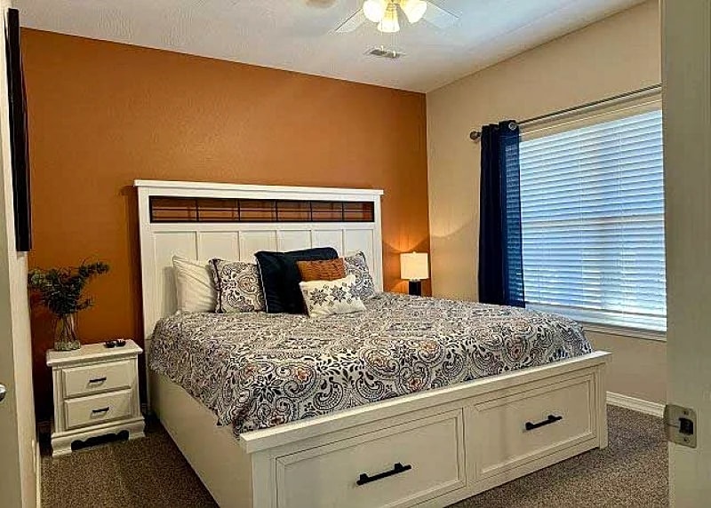 Walk-in level Lakefront Condo with Dock Access for your Boat! in Hollister, Missouri, United States — photo 4