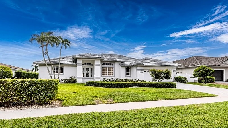 Sun-Drenched 3BR/2.5BA Waterfront Home at 1099 Dana Ct with Heated Pool & Dock in Marco Island, Florida, United States — photo 5