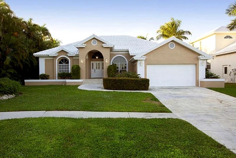 Beautiful Marco Island 3/2 Home Steps from Tigertail Beach at 533 Hernando Dr