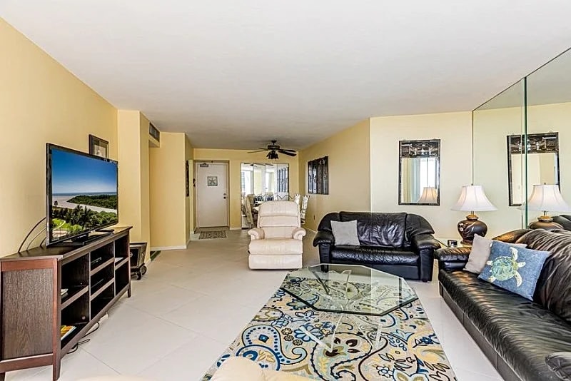 Spectacular South Seas Towers 4-607, 6th Floor, 2 decks, Sunrises, Sunsets - Marco Island in Marco Island, Florida, United States — photo 5