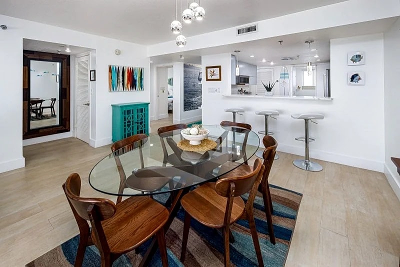 Surf Dweller 703: TOP-Floor, Beautifully Upgraded,Modern,SPACIOUS,Gulf Front! in Fort Walton Beach, Florida, United States — photo 5